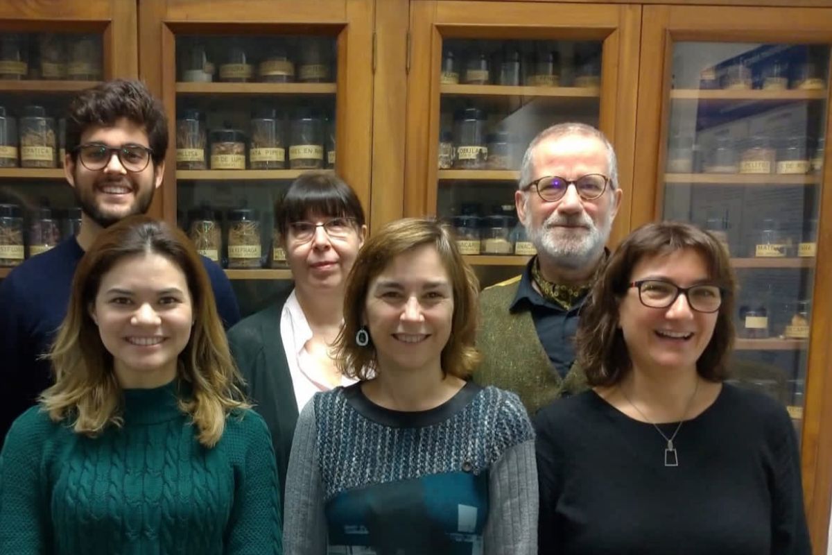 De izquierda a derecha, los expertos Roger Bentanachs, Rosa Sánchez y Juan Carlos Laguna. Abajo, Ana Velázquez, Marta Alegret y Núria Roglans. FOTO: UB. 